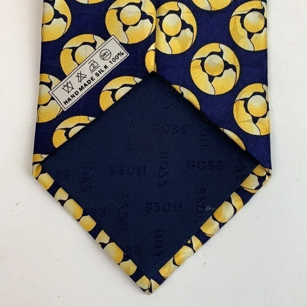 Hugo Boss silk tie navy blue, yellow preppy sporty print tie 4” x 58” EUC.